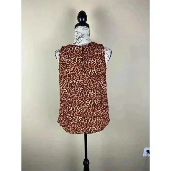 3/$25 Bundle of Women's Tee shirt-size XS - Picture 7 of 8